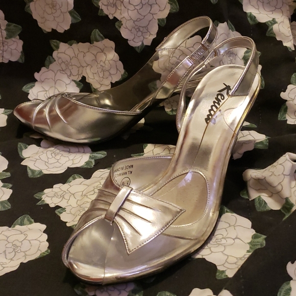 Renica Clear and Silver Bow Sling-back Clear Heel - Picture 3 of 9